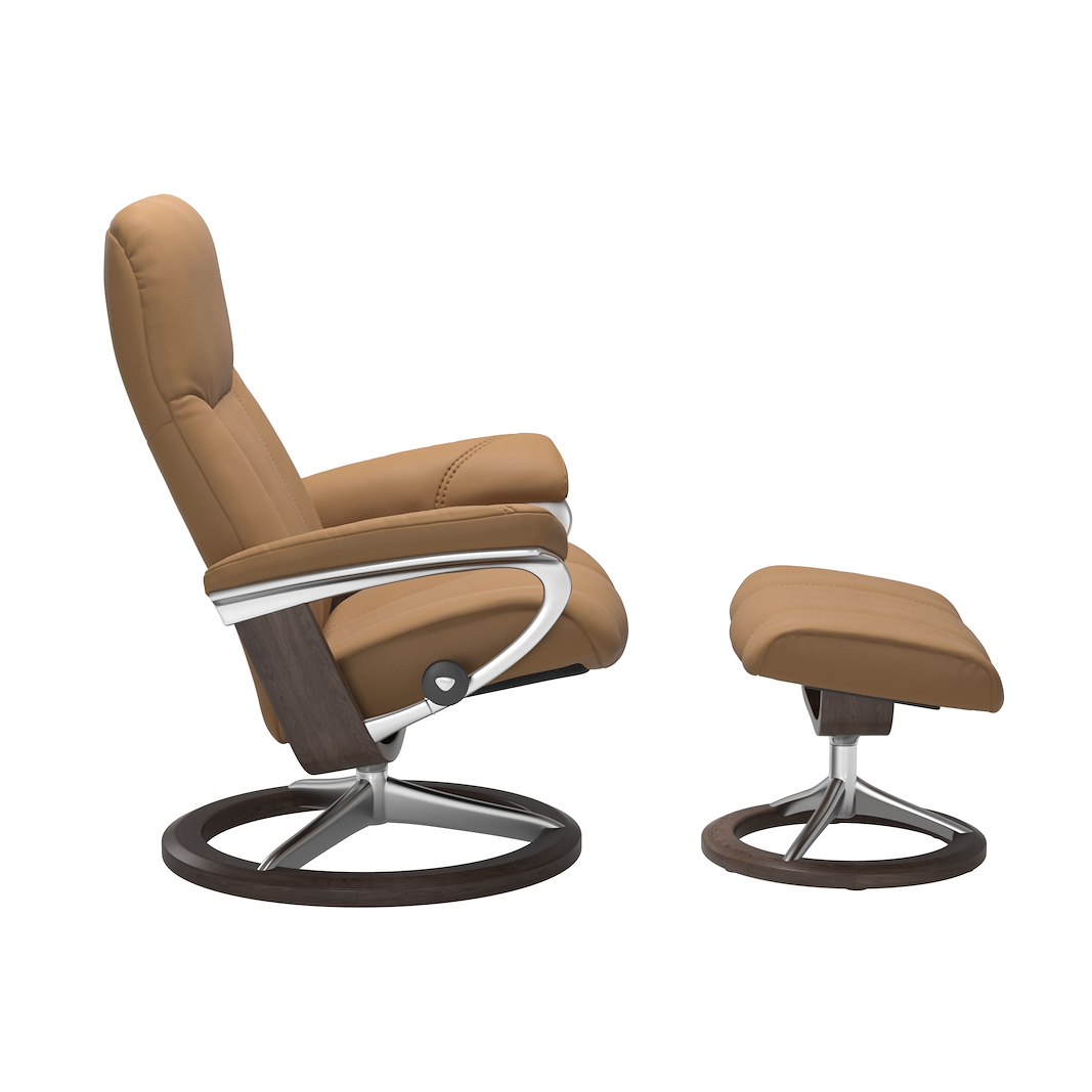 Consul (M) Signature lenestol med krakk Hud Paloma Spesial Taupe og Signature understell wengebeiset