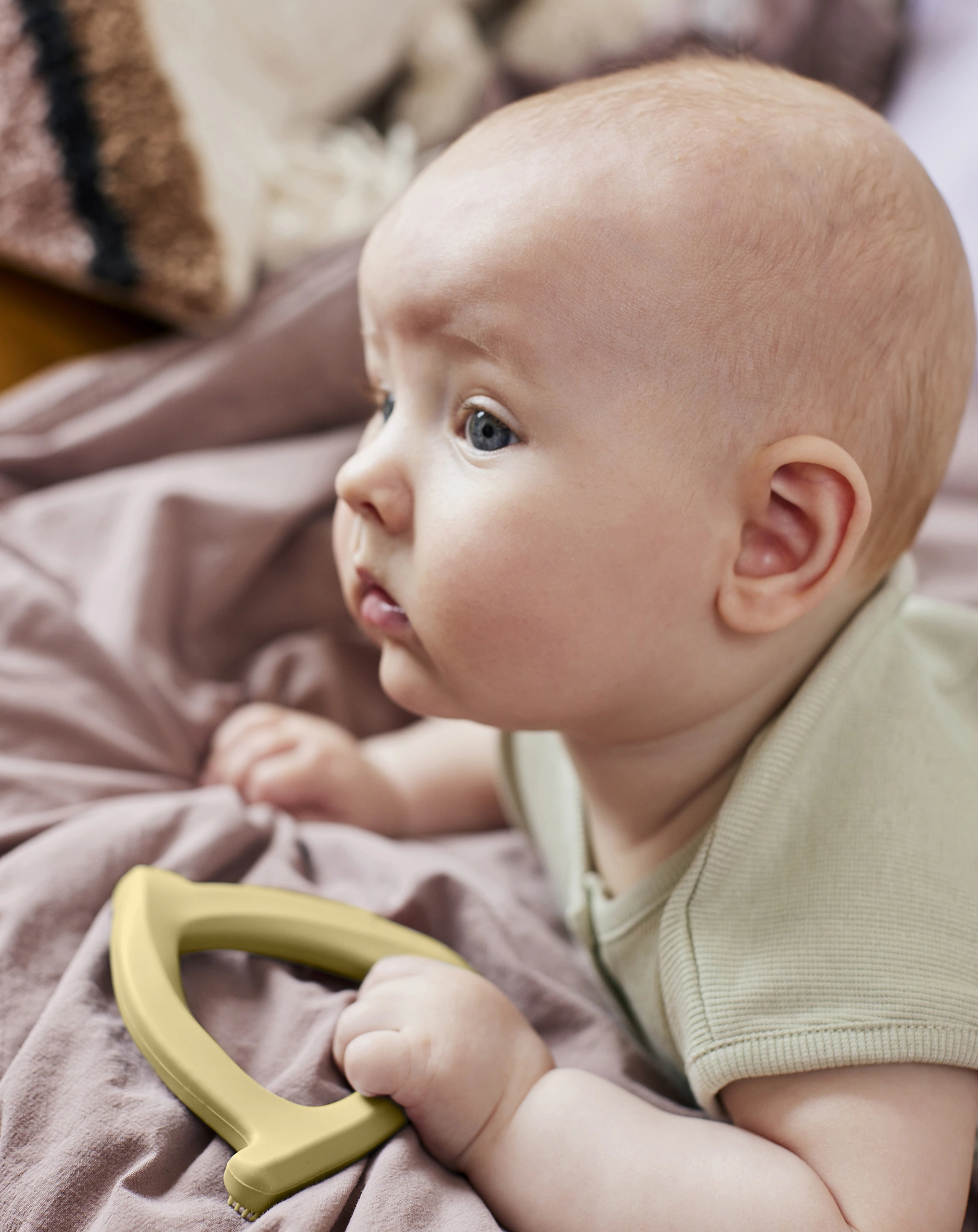 Silikon Beißring EVERYDAY BABY - TRIANGEL (10cm) in gelb