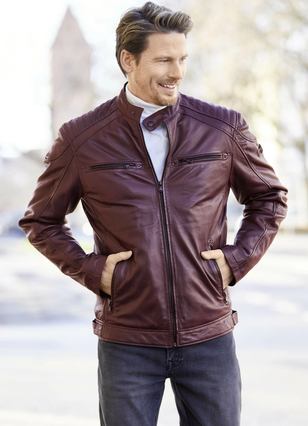 Lederkurzjacke mit Zierstepp