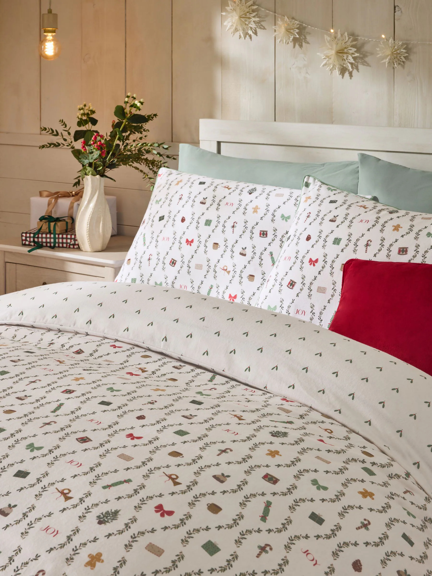 Supersoft 100% Brushed Cotton Christmas Duvet Cover and Pillowcase Set