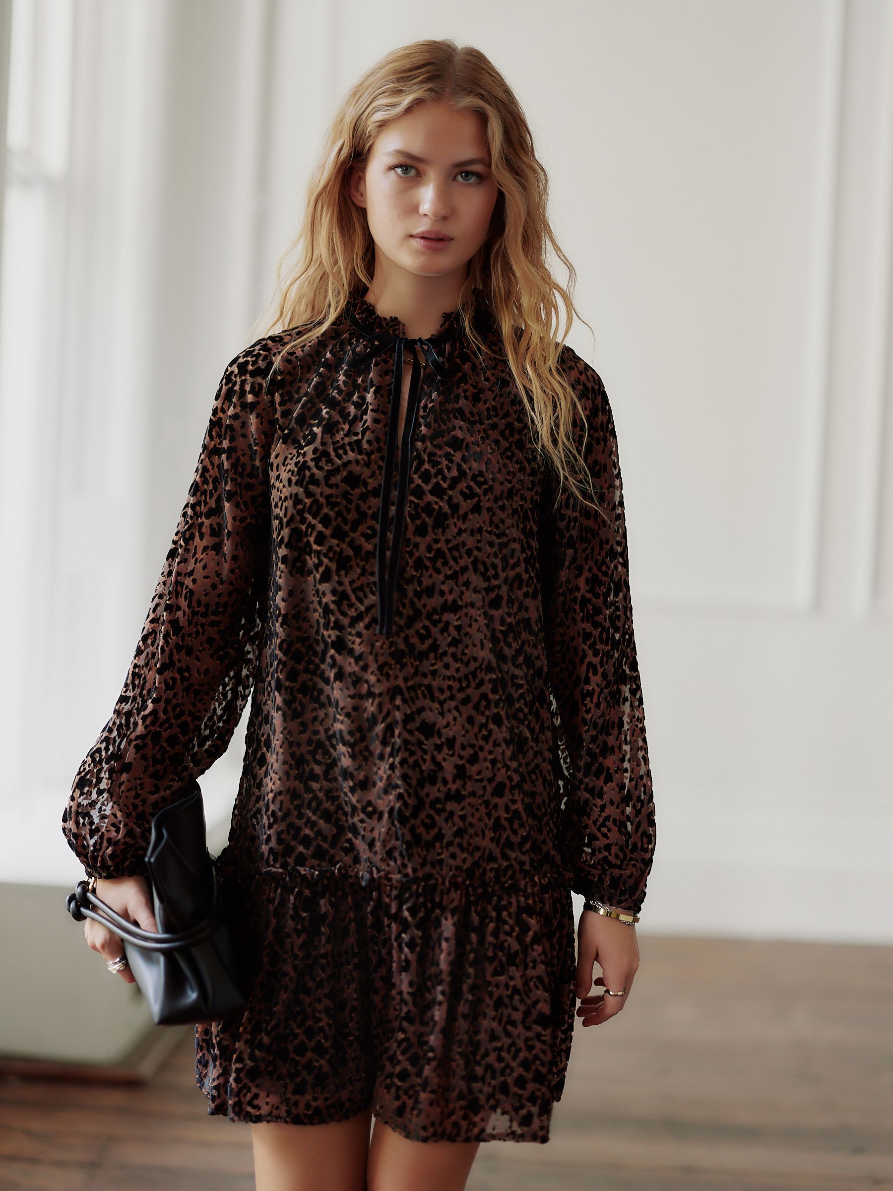 Animal luipaardprint - Mini Tie Front Tiered Long Sleeve Dress