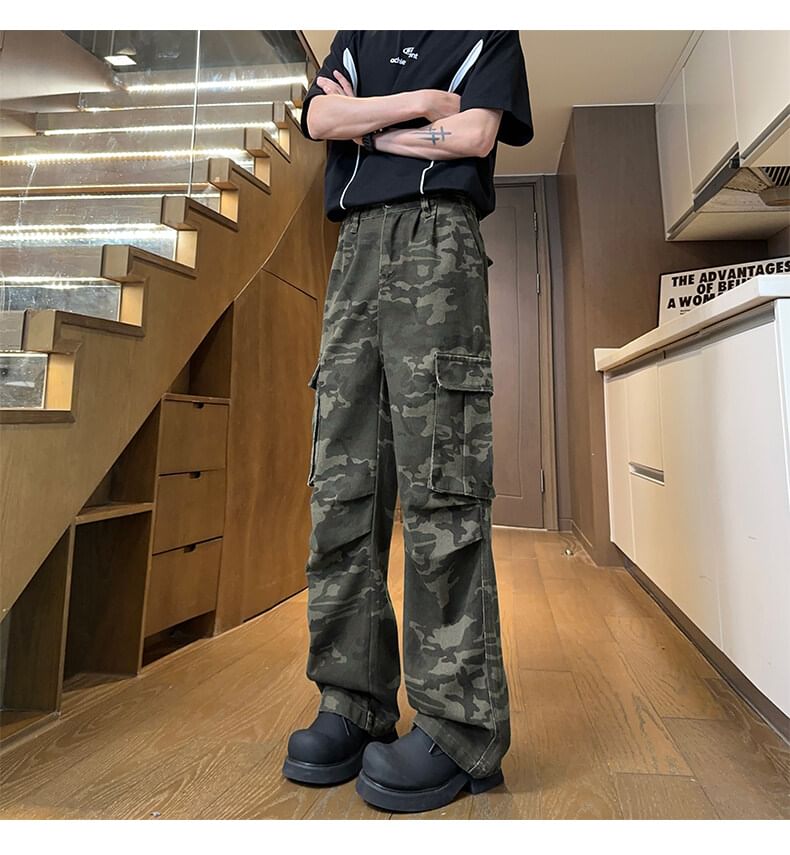 Priam - Low Rise Camo Print Cargo Jeans met Wijde Pijpen