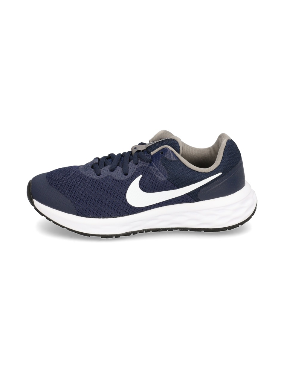 Nike Revolution 6