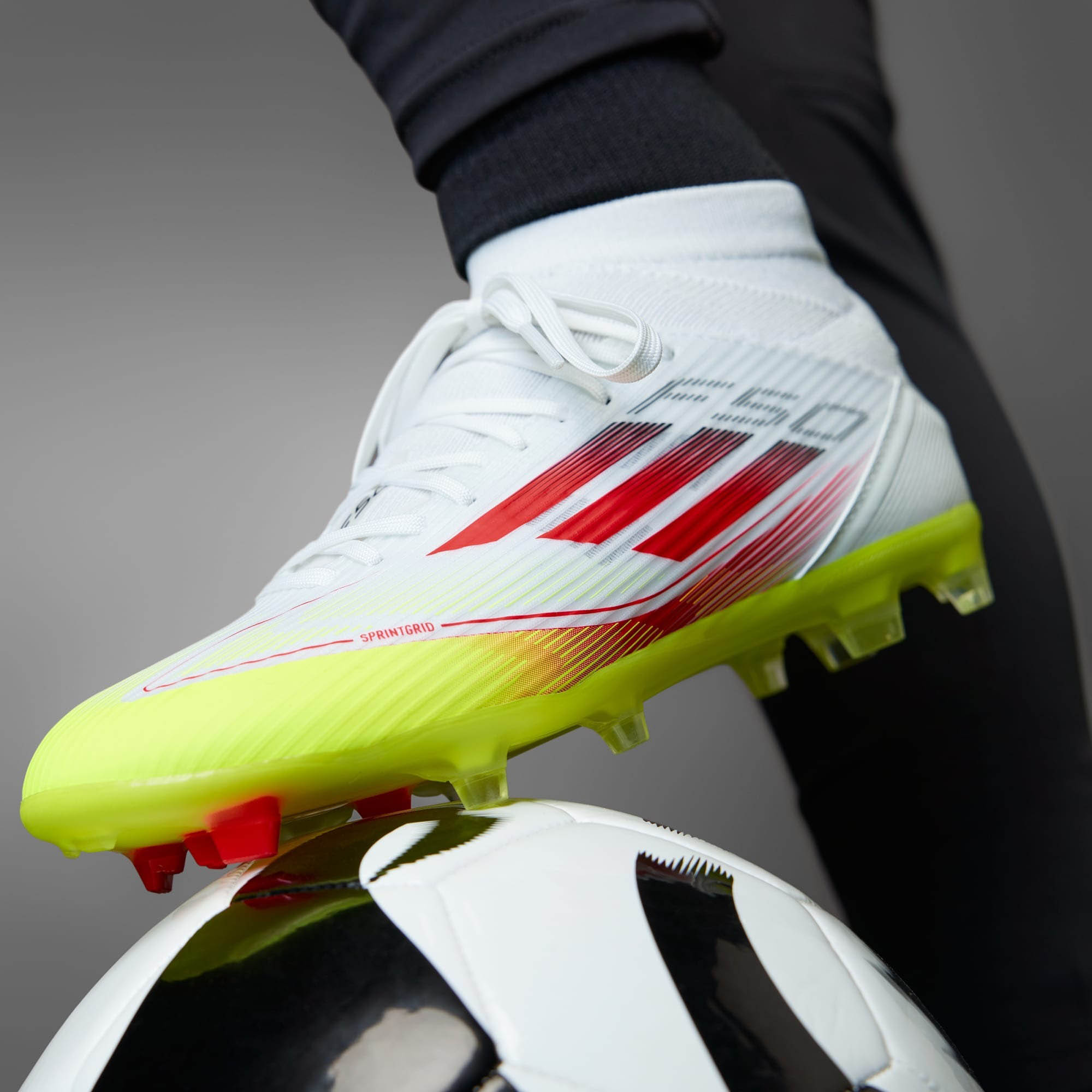 F50 League FG/MG Mid Dame Cloud White/Lucid Red/Solar Yellow