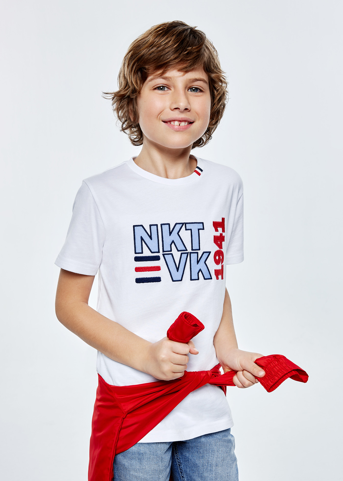Camiseta infantil de manga curta com estampa.