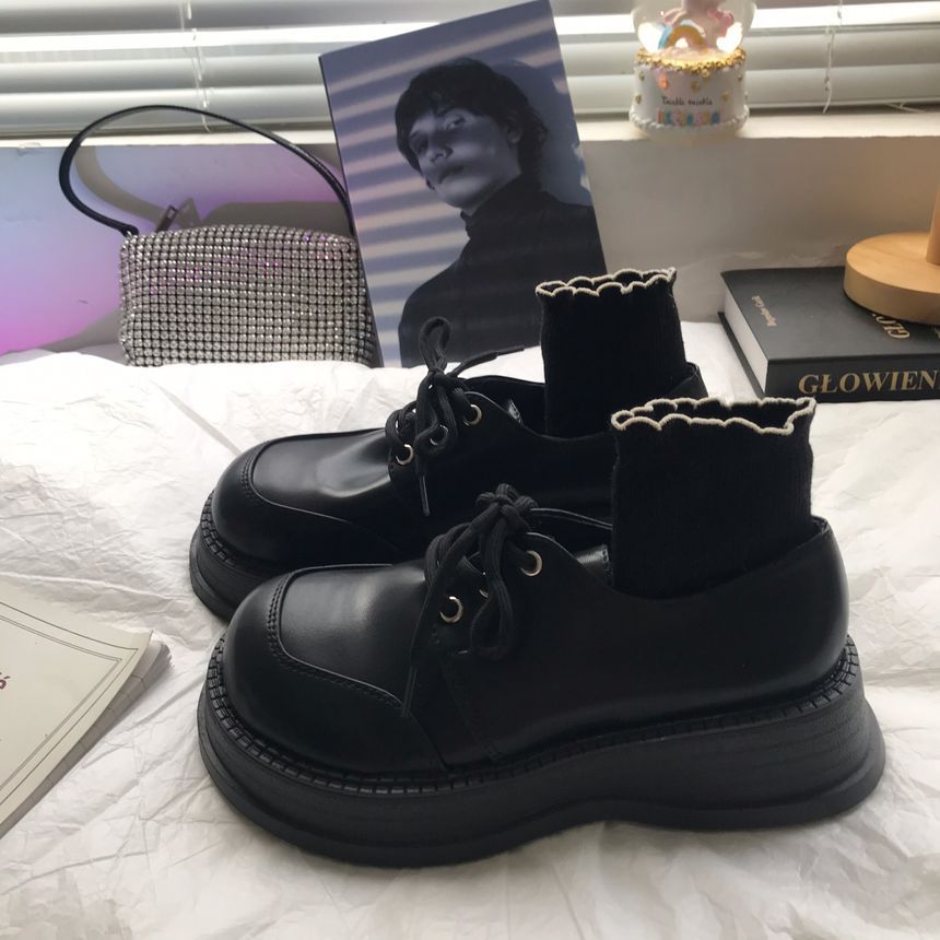 DURAC - Veterschoenen van imitatieleer met plateauzool
