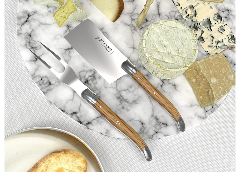 Service à fromage Laguiole avec un manche en bois de chêne et mitres en acier inoxydable