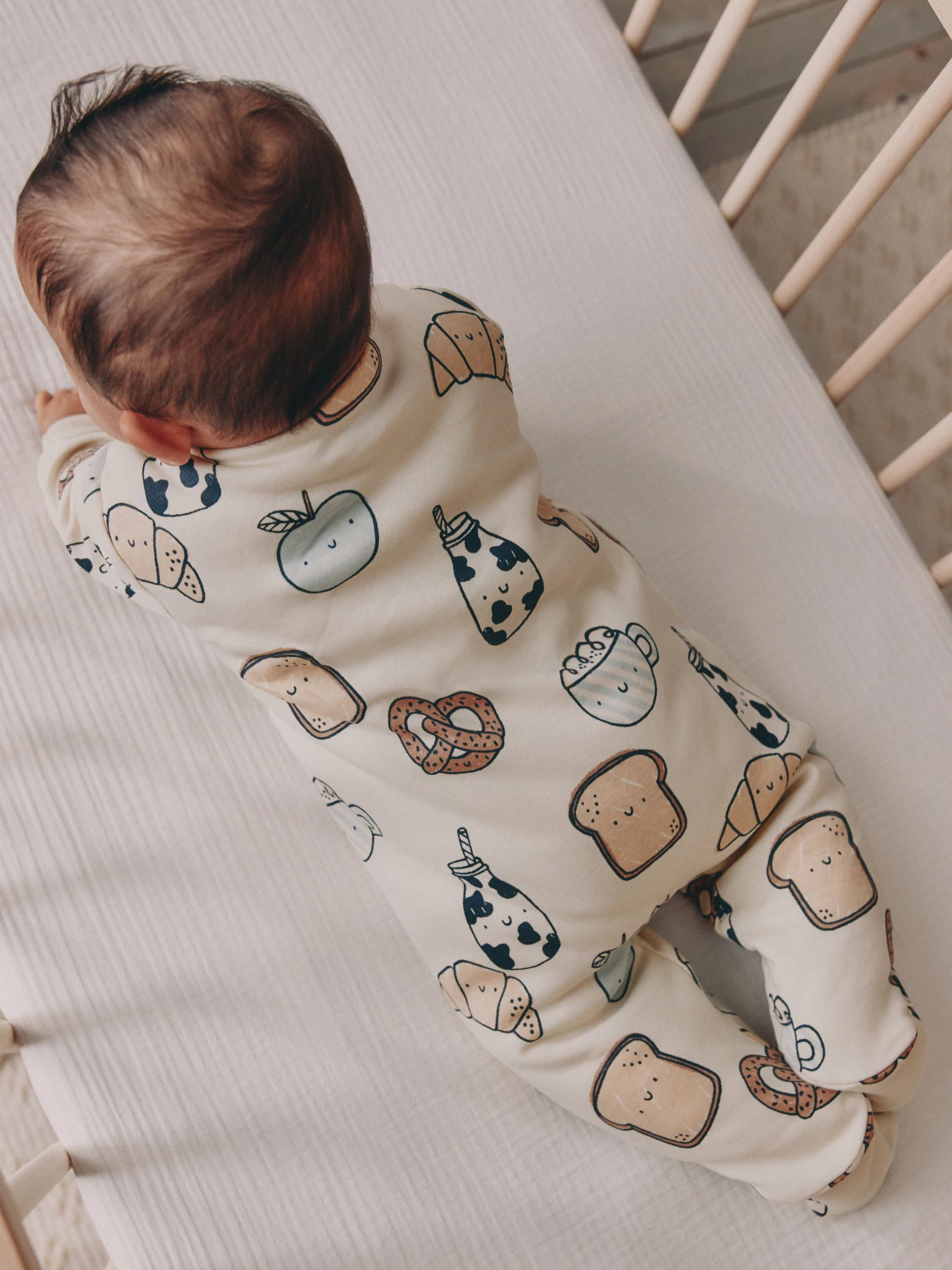 Ecru Ontbijtclub - 2.5 TOG gewatteerde babypyjama
