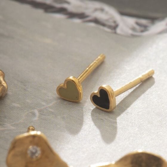 Stine A Petit Love Heart Black Enamel Goldenen