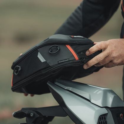 Sacoche de selle SW-MOTECH PRO ROADPACK (8 à 14 litres) Universel - Noir