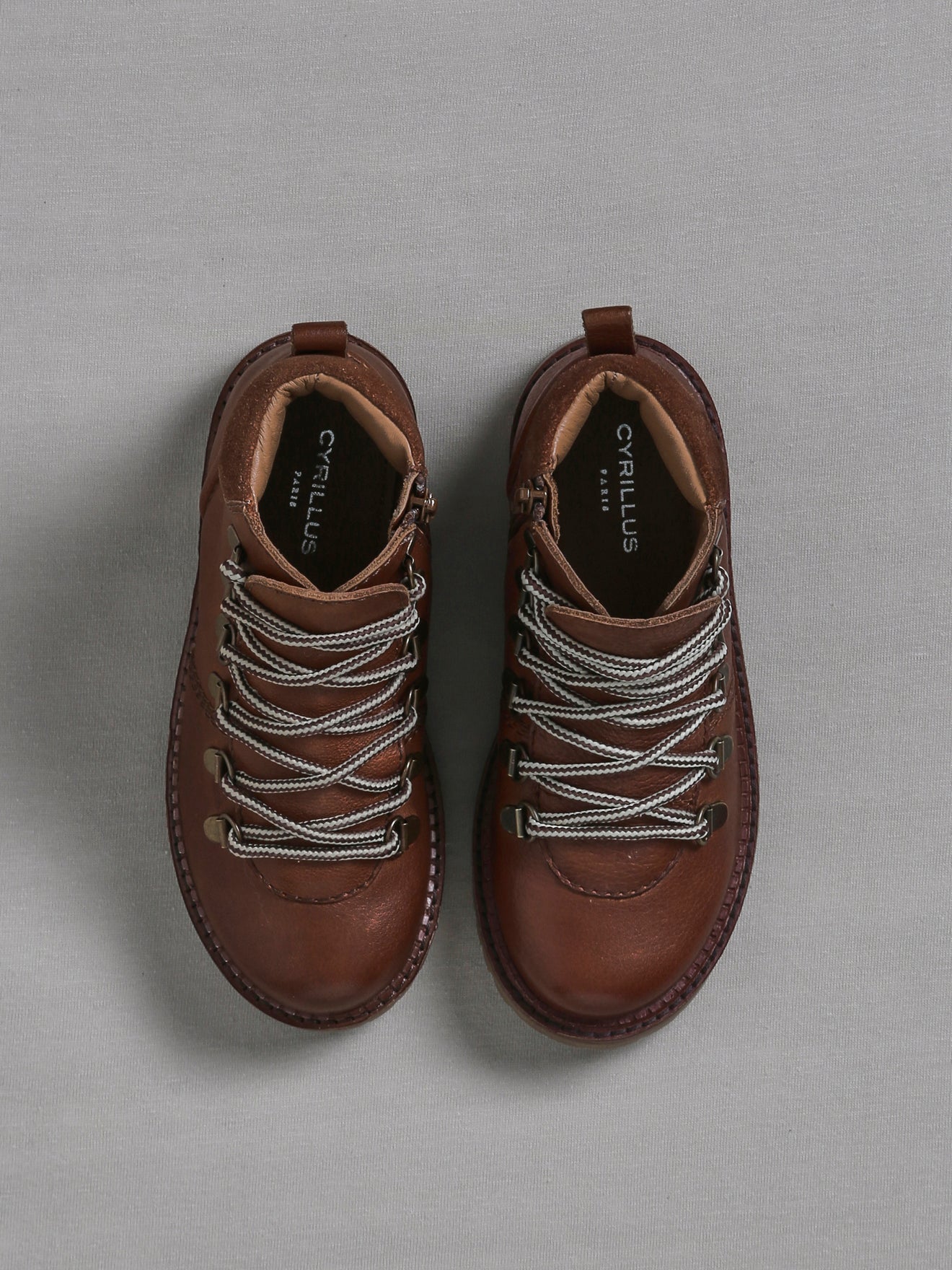 Chaussures esprit montagne Garçon en cuir