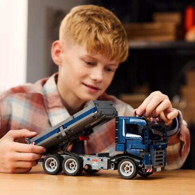 LEGO Technic 42203 Lastebil med tipplan
