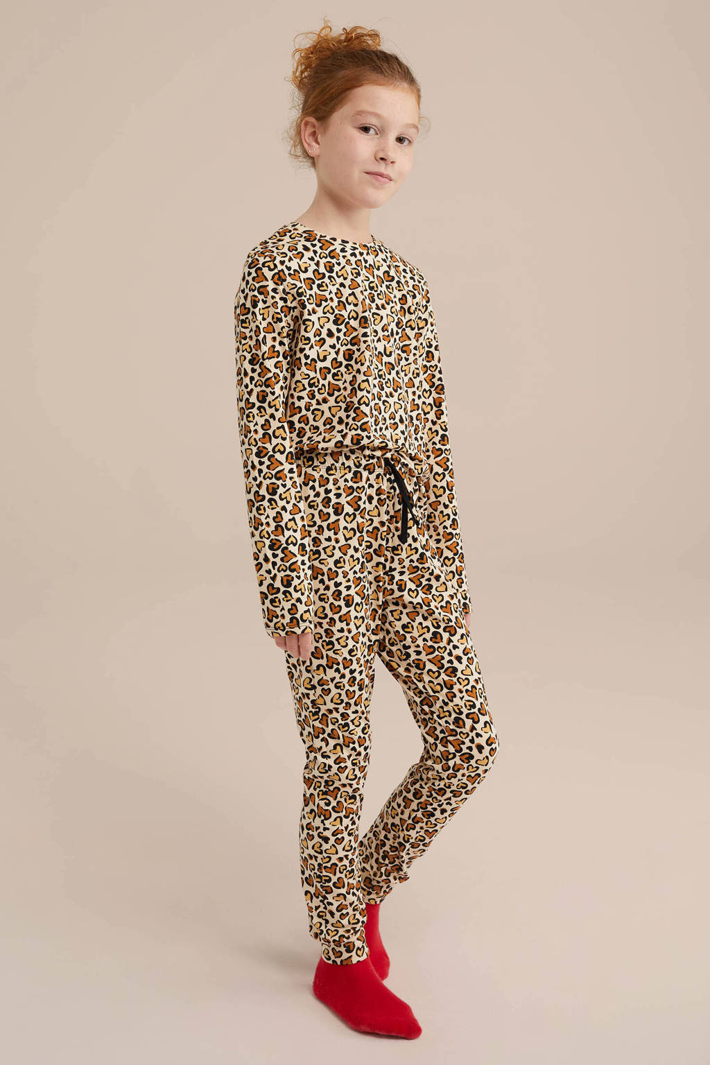 WE Fashion pyjama met panter hartjes print beige/zwart