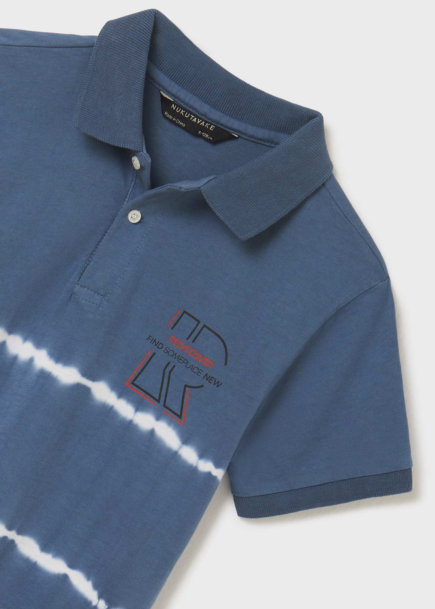 Camisa polo tie-dye infantil com estampa em algodão.