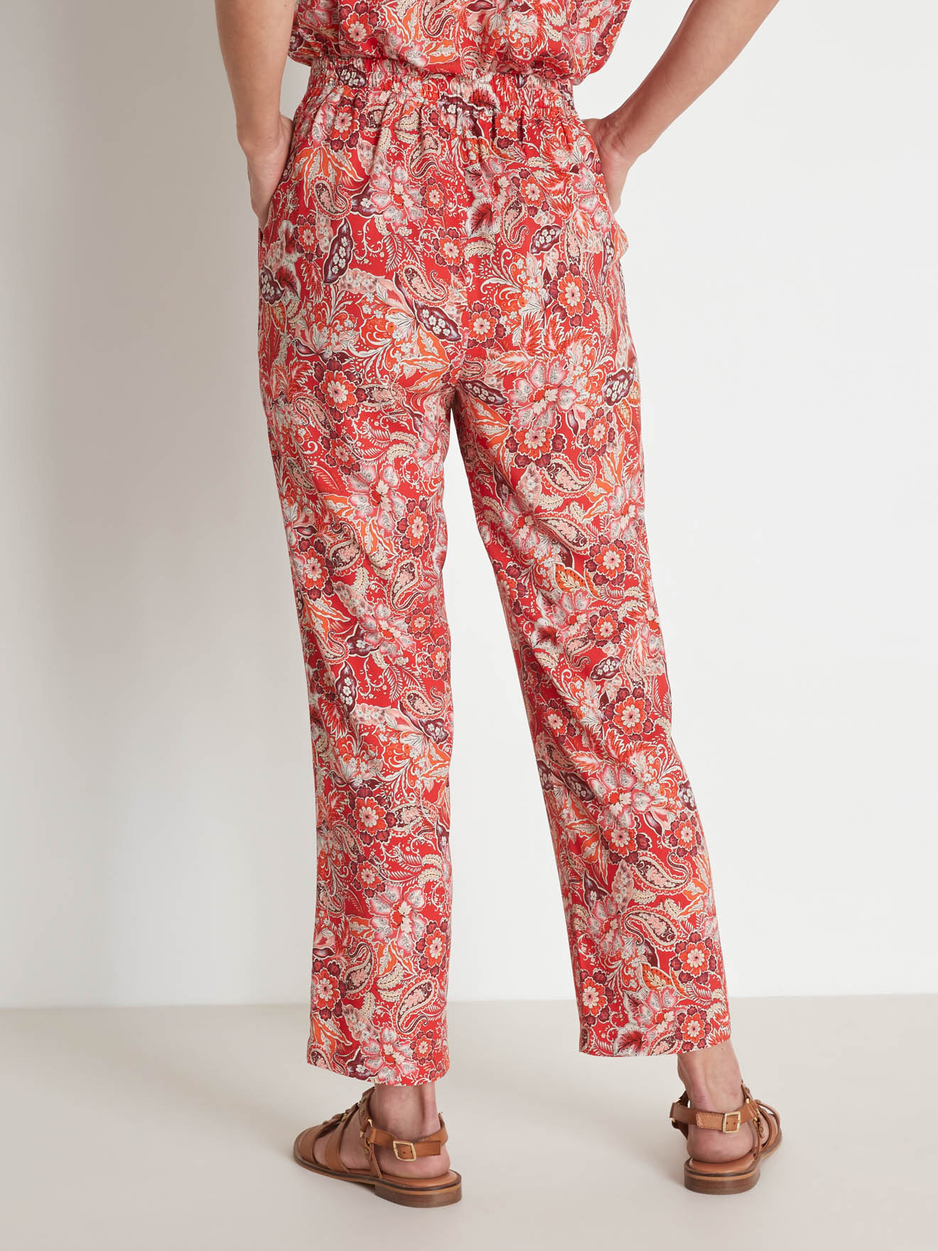 Pantalon élastiqué en tissu fluide