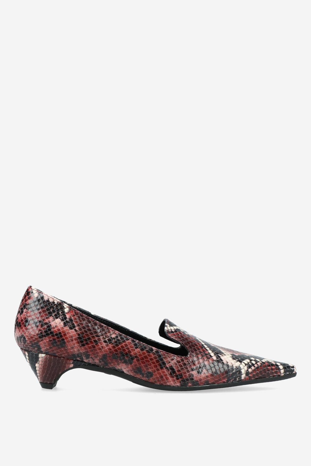 Pointed-toe leather pumps