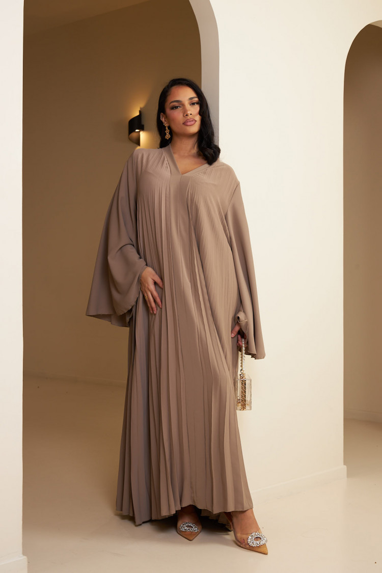 Abaya beige foncé plissée