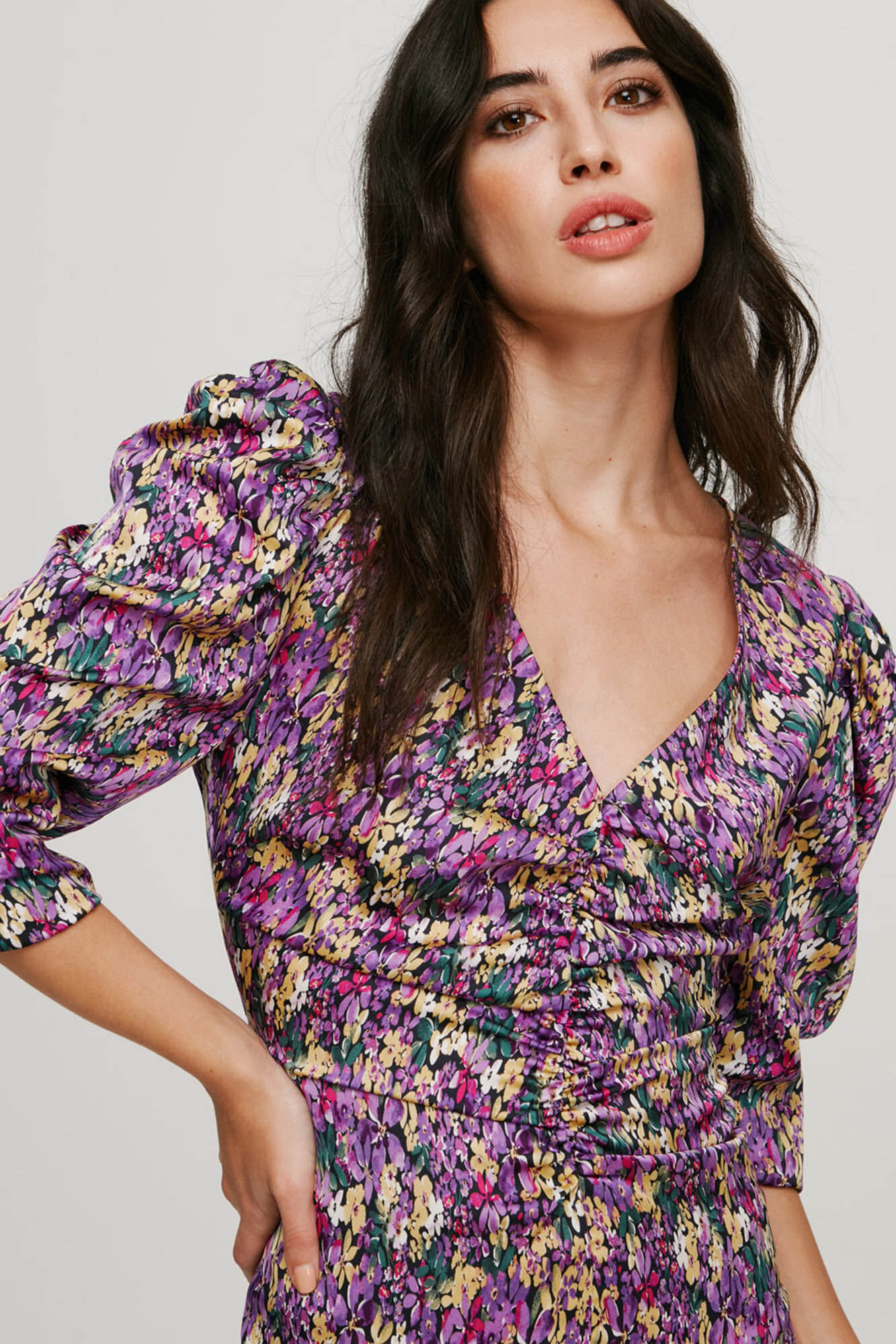 Vestido com estampa floral - Preto
