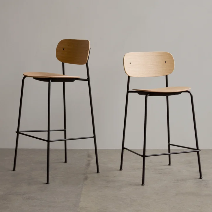 Audo - Co Counter Chair, H 94,5 cm, schwarzes Stahlgestell / Eiche schwarz