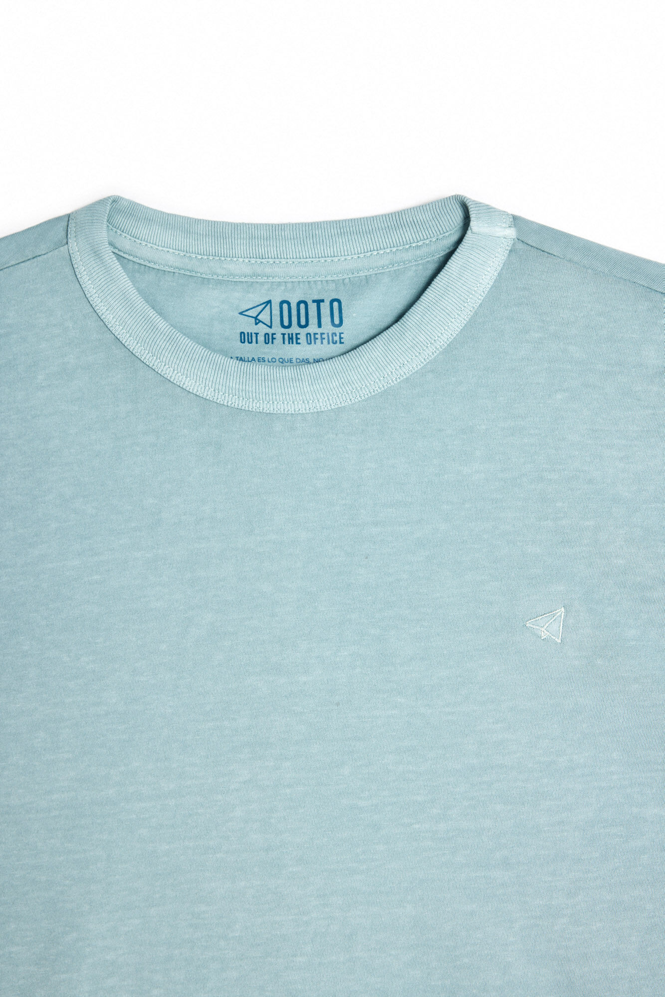Camiseta básica com bordado de avião OOTO - Turquesa