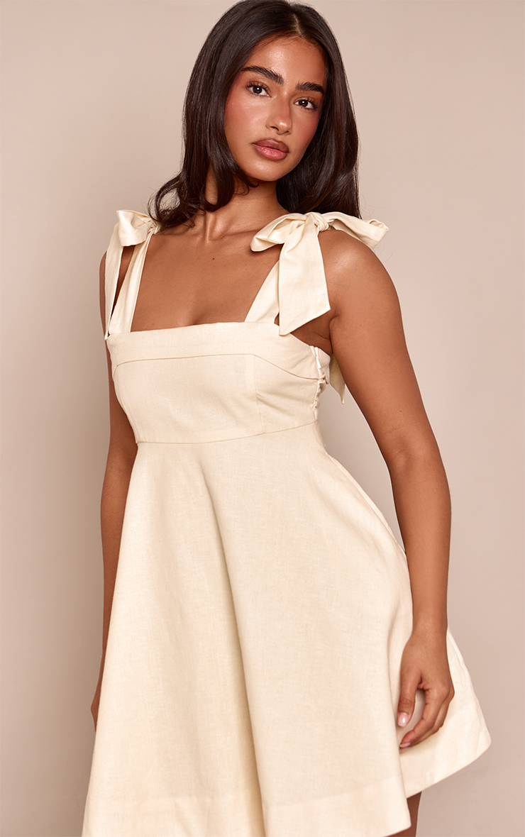 Naturel Robe Courte Fluide En Lin Petite Avec Bretelles Nouées Et Taille Pliée