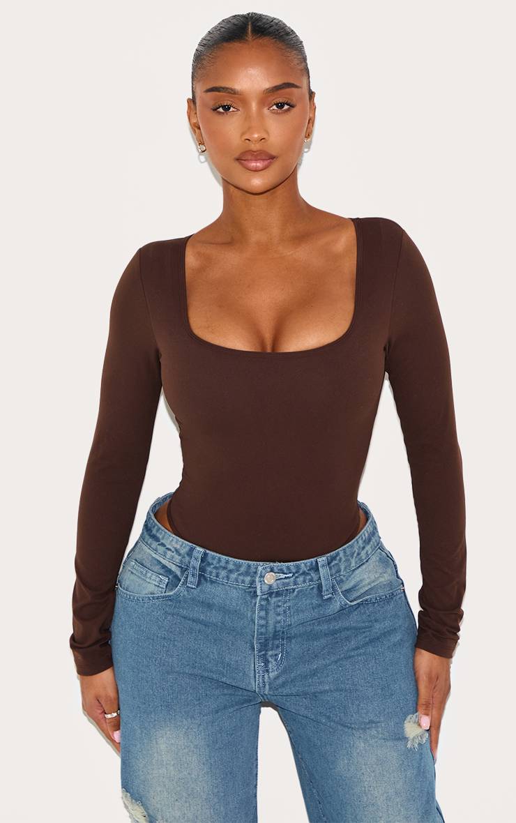 Chocolat Body Moulant À Manches Longues Et Encolure Carrée Avec Soutien-gorge Intégré Shape
