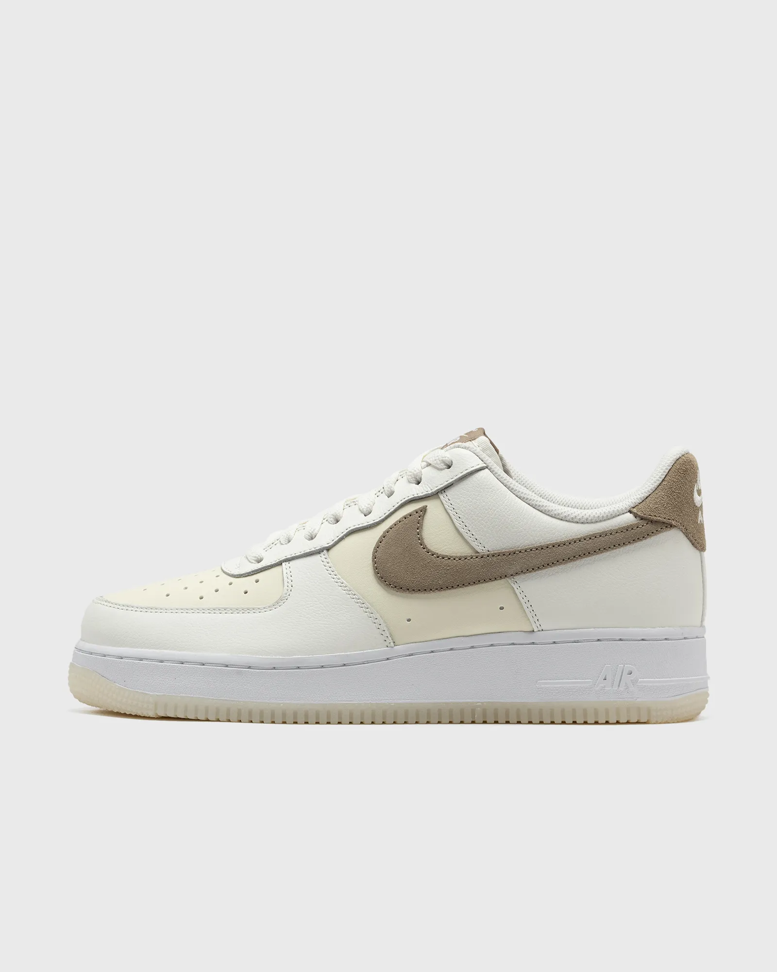 Nike AIR FORCE 1 '07 LV8