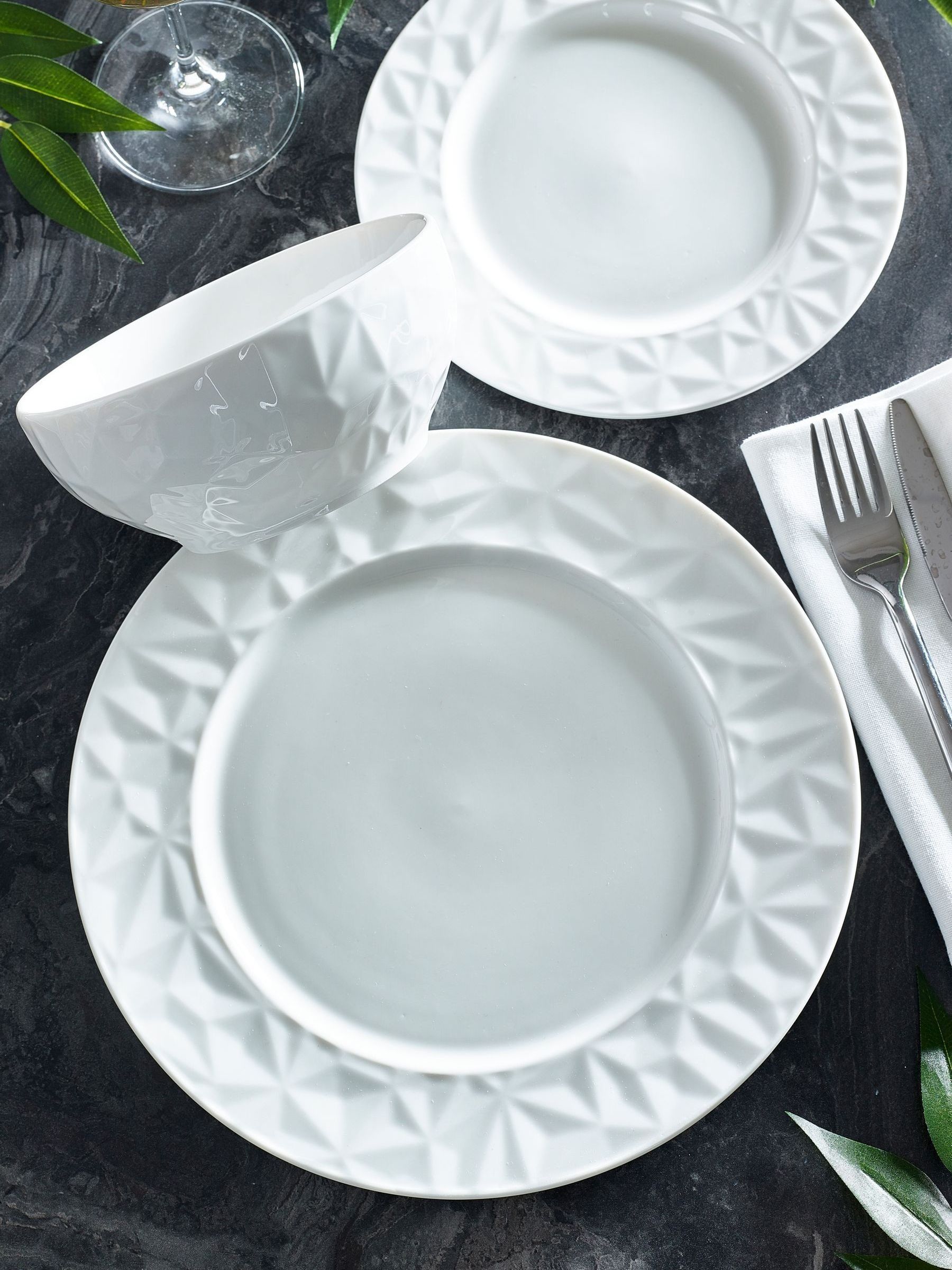 12-delige dinerset met modieus reliëf