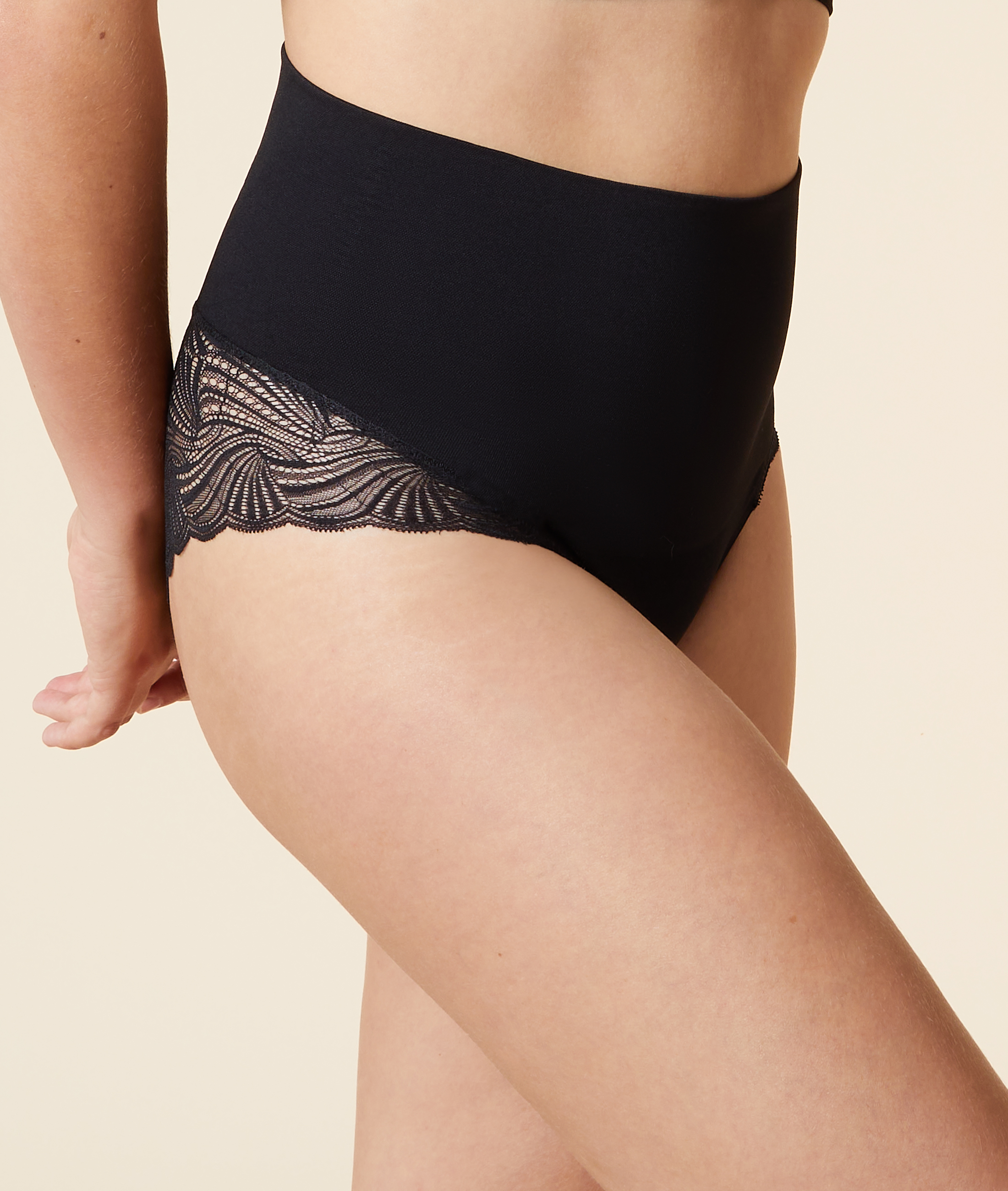 Culotte gainant taille haute détails dentelle - Maintien médium