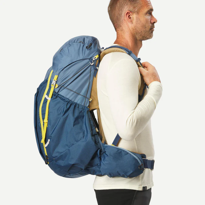 Decathlon Forclaz - Mochila ultraleve Forclaz MT900 masculina, 50+10 litros.