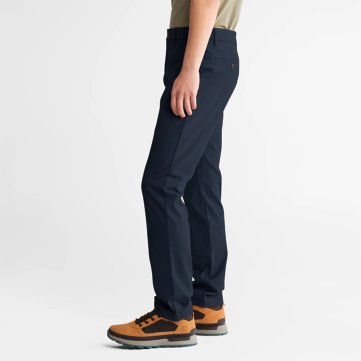 Calças chino elásticas Sargent Lake para homem, na cor azul marinho.