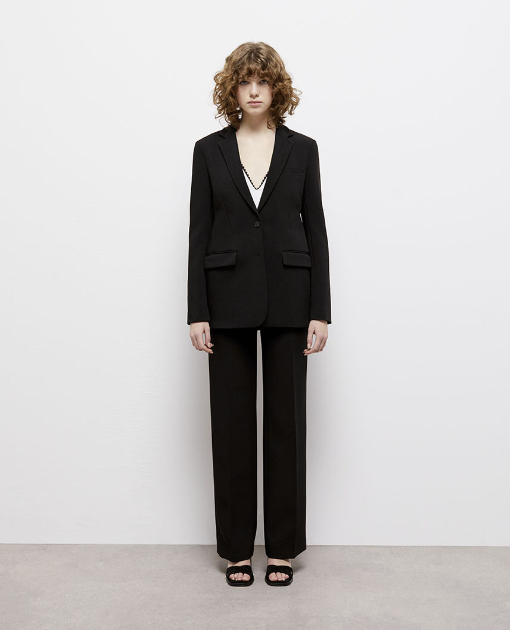 Veste tailleur noire en crêpe