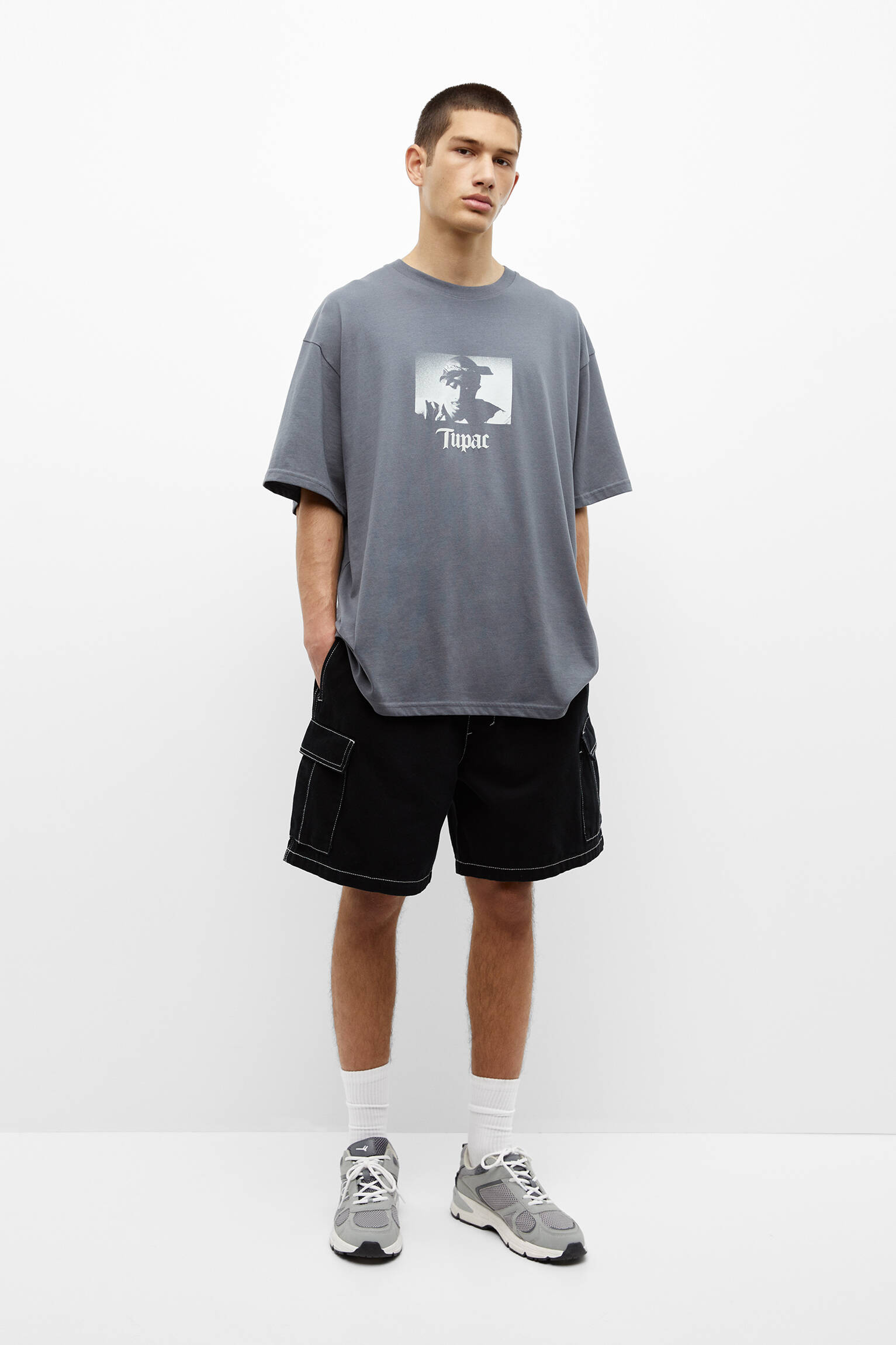CAMISETA OVERSIZED TUPAC - CINZA CONTRASTANTE