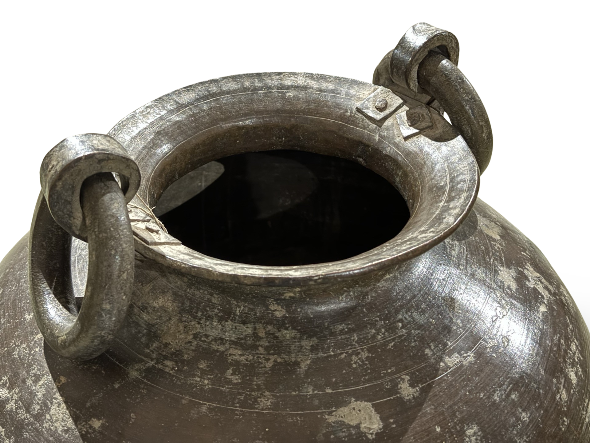 Brass pot shekhawati uniek