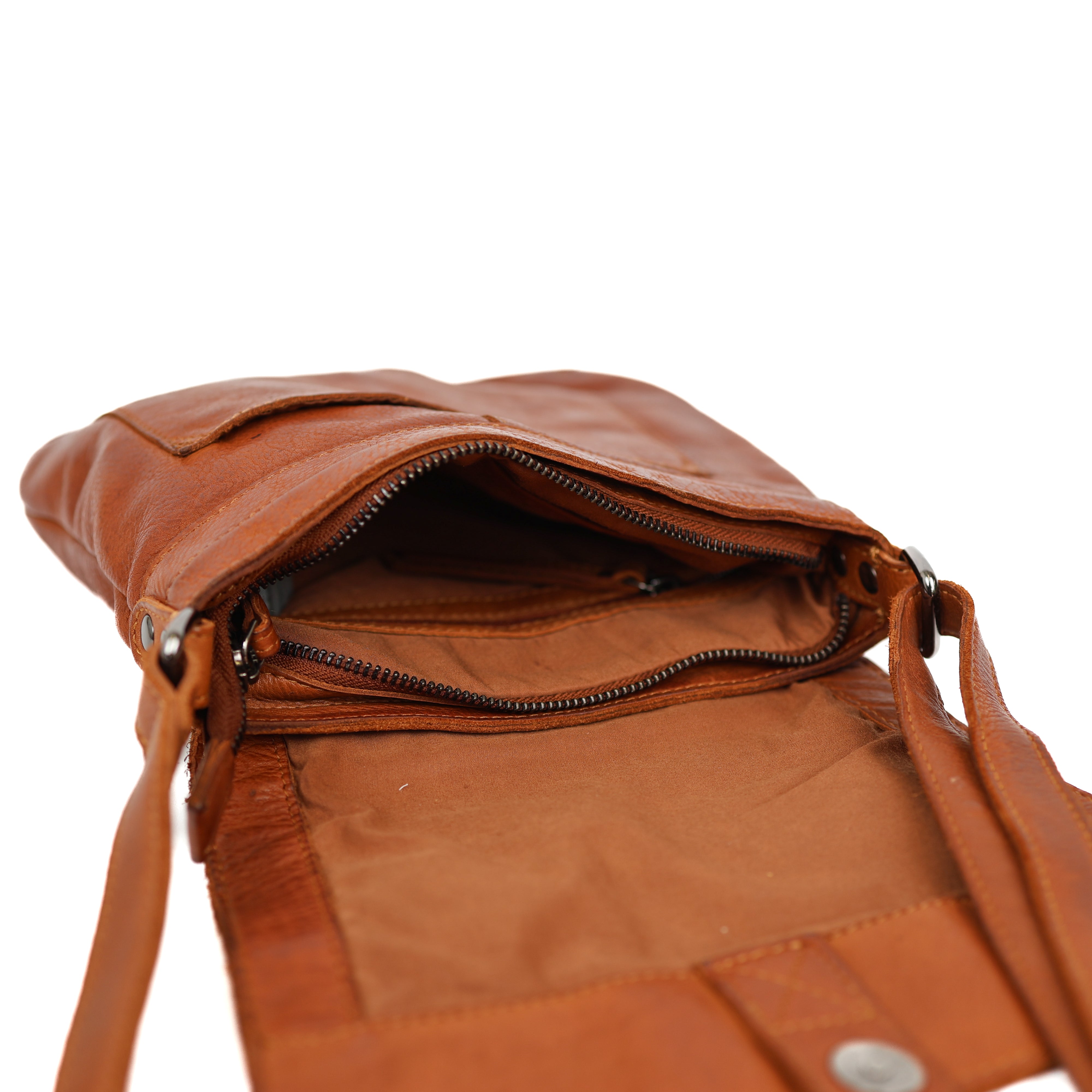 Schoudertas met flap 'Jip' cognac Cognac