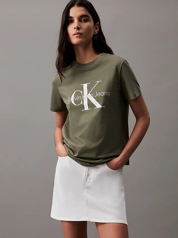 Camiseta com monograma