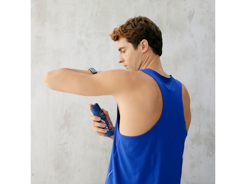 NIVEA MEN Deo Spray Dry Impact 150 ml Deo für Herren sorgt für ein langanhaltend trockenes und angenehmes Gefühl