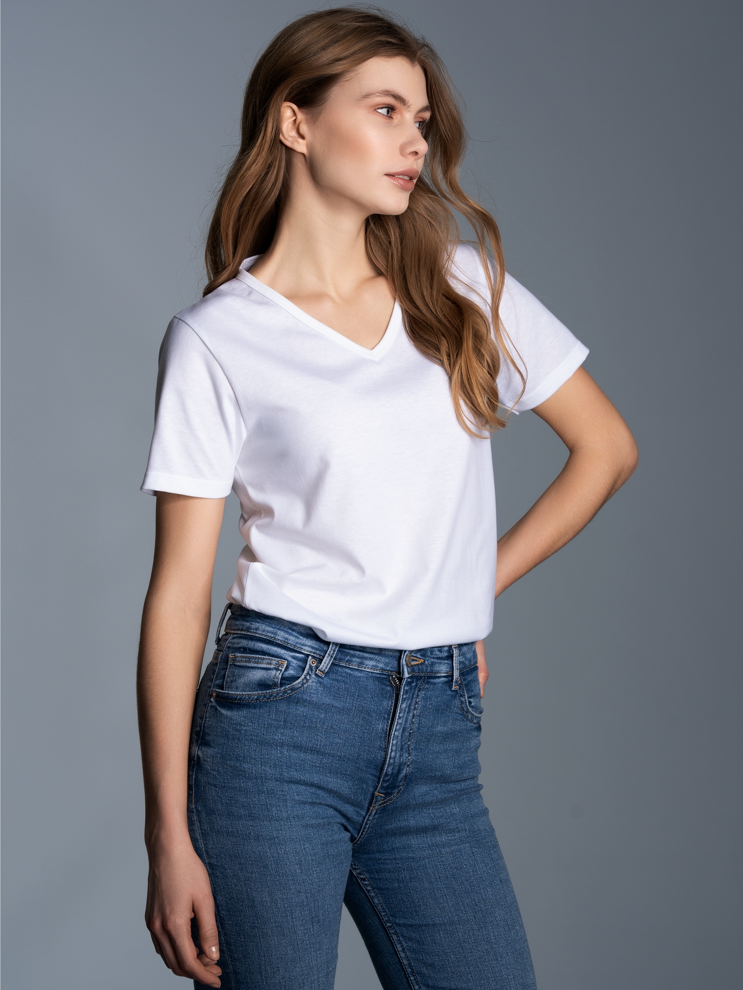 V-Shirt Slim Fit Weiss