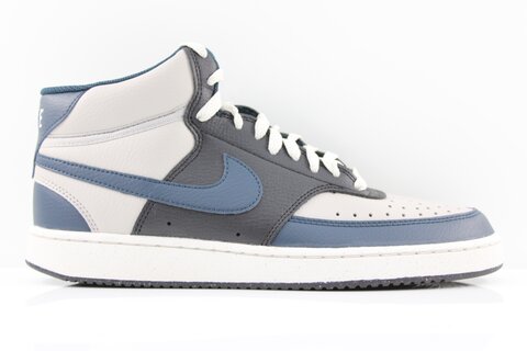 Nike Sneaker