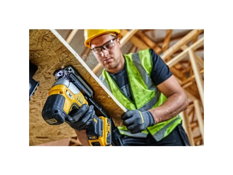 [OUTLET] - DeWALT DCS335 - Stiksav - ledningfri - 18 V - SOLO