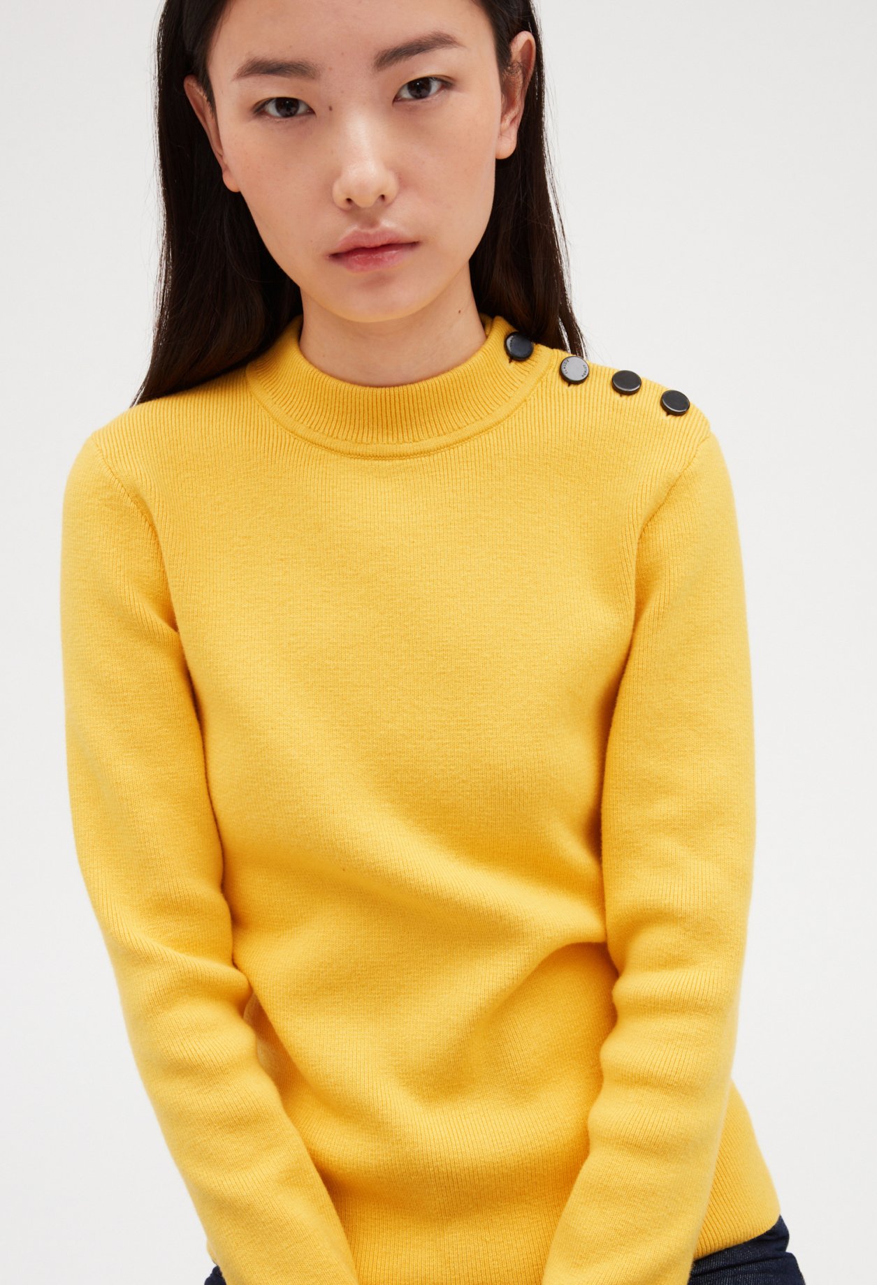 Pull maille jaune col montant