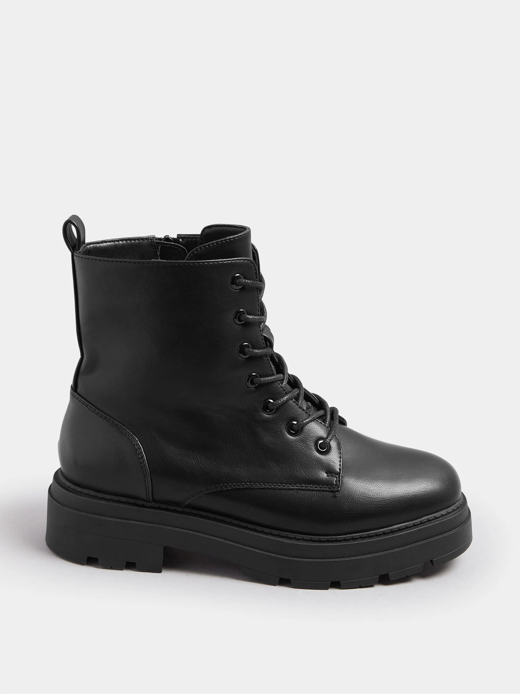 Yours - Curve - Extraruimvallende veterlaarzen met dikke zool en ketting
