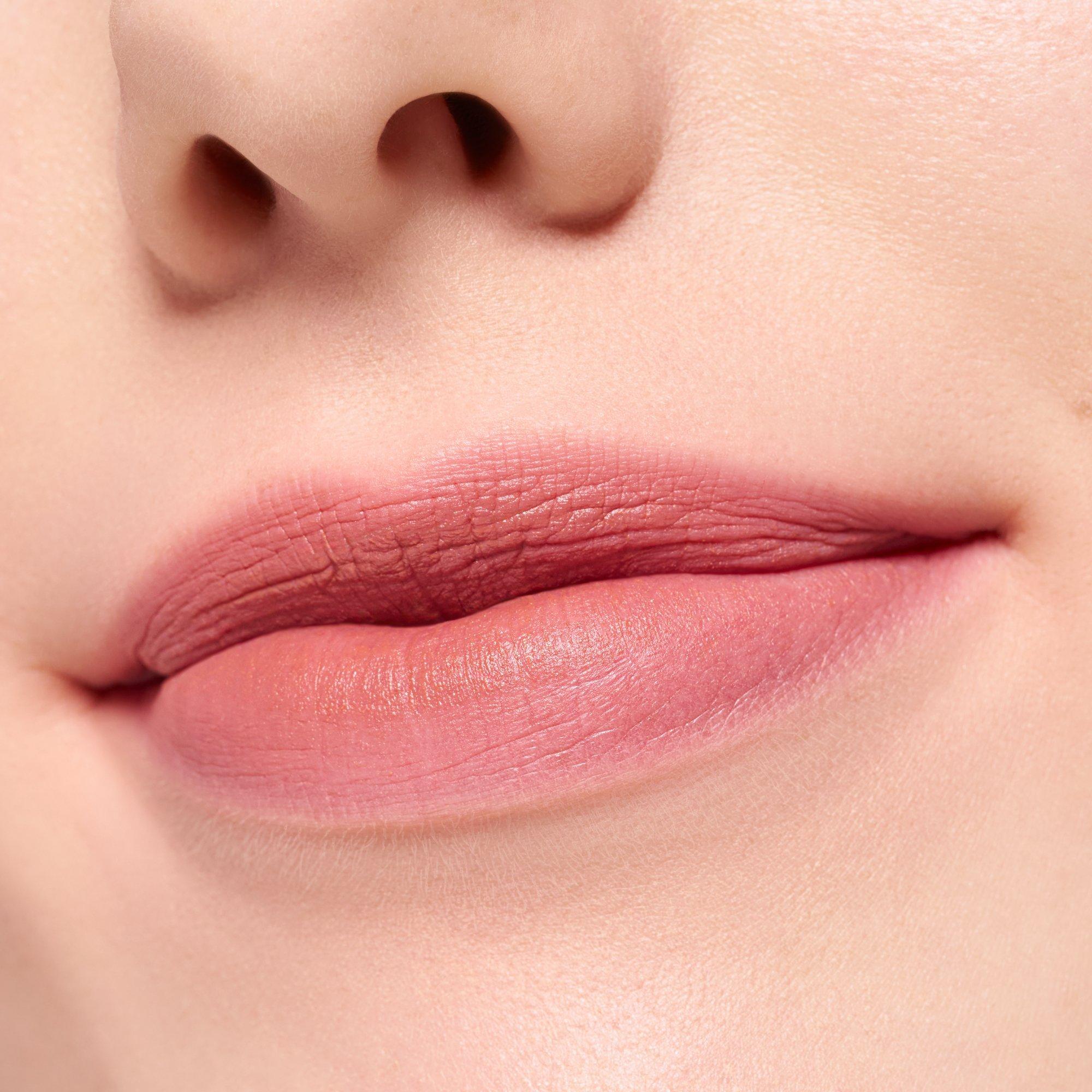 BLUR soufflé matte lip cream