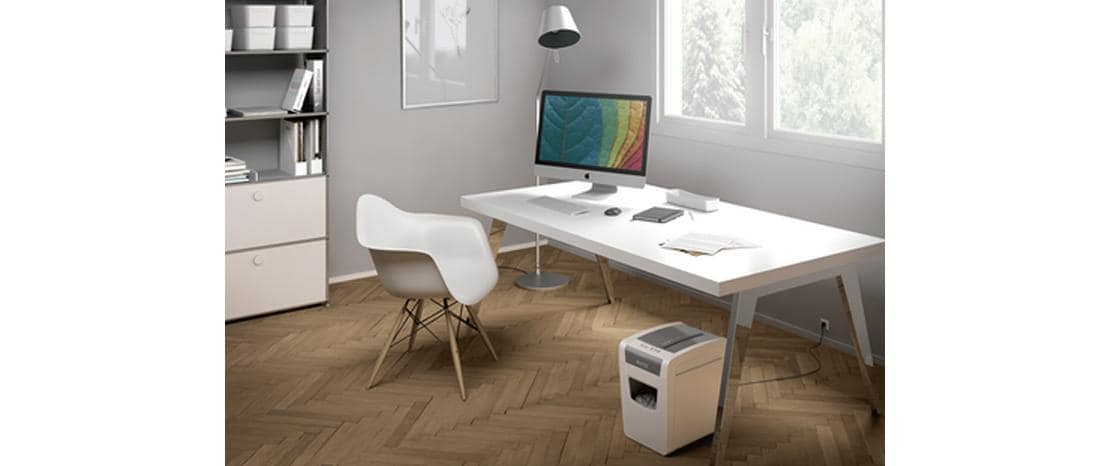 Aktenvernichter IQ Slim Office P-4, 10 Blatt<br>Manueller Dokumentenvernichter mit Partikelschnitt für die sichere Vernichtung vertraulicher Unterlagen