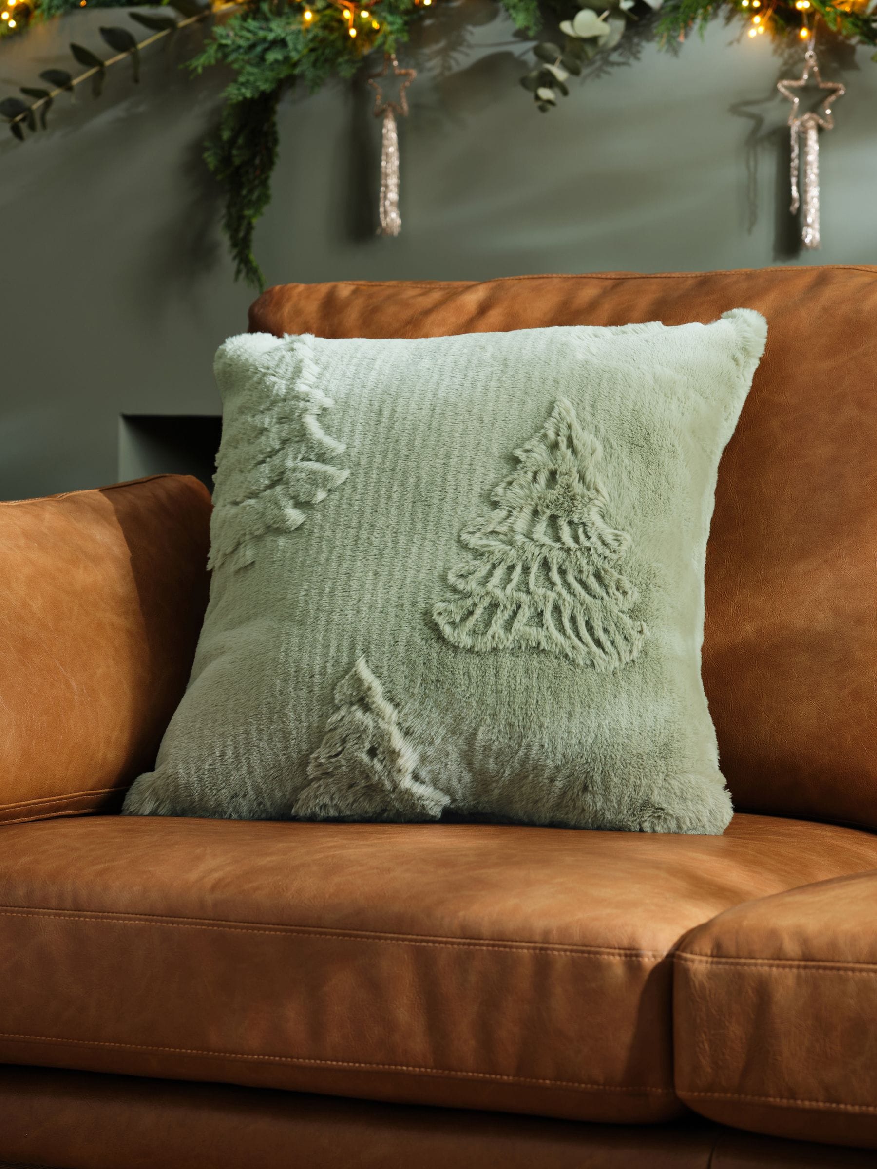 50 x 50cm Faux Fur Christmas Tree Cushion