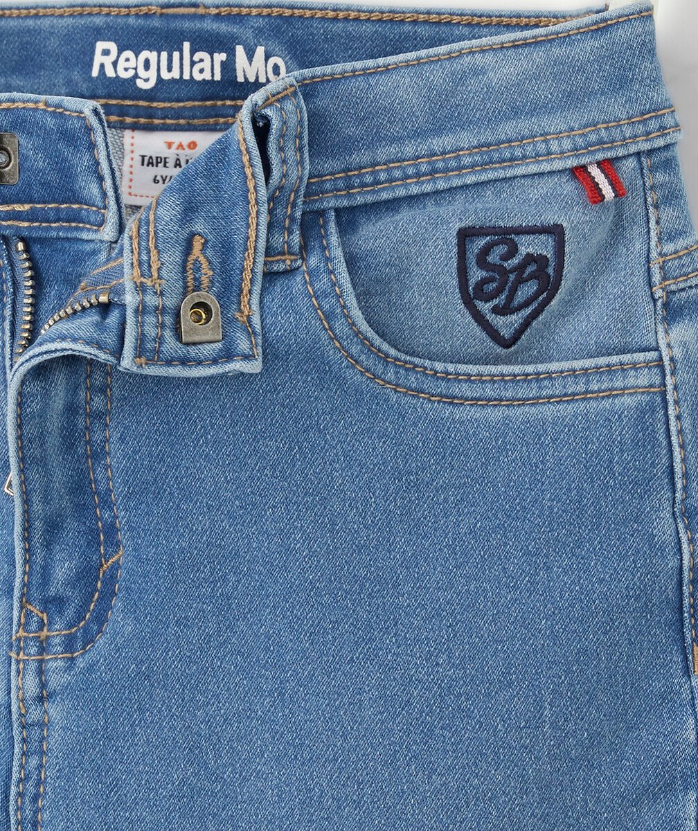 LE JEAN BLEU DROIT AVEC ANIMATION SUR LA POCHE TAILLE +