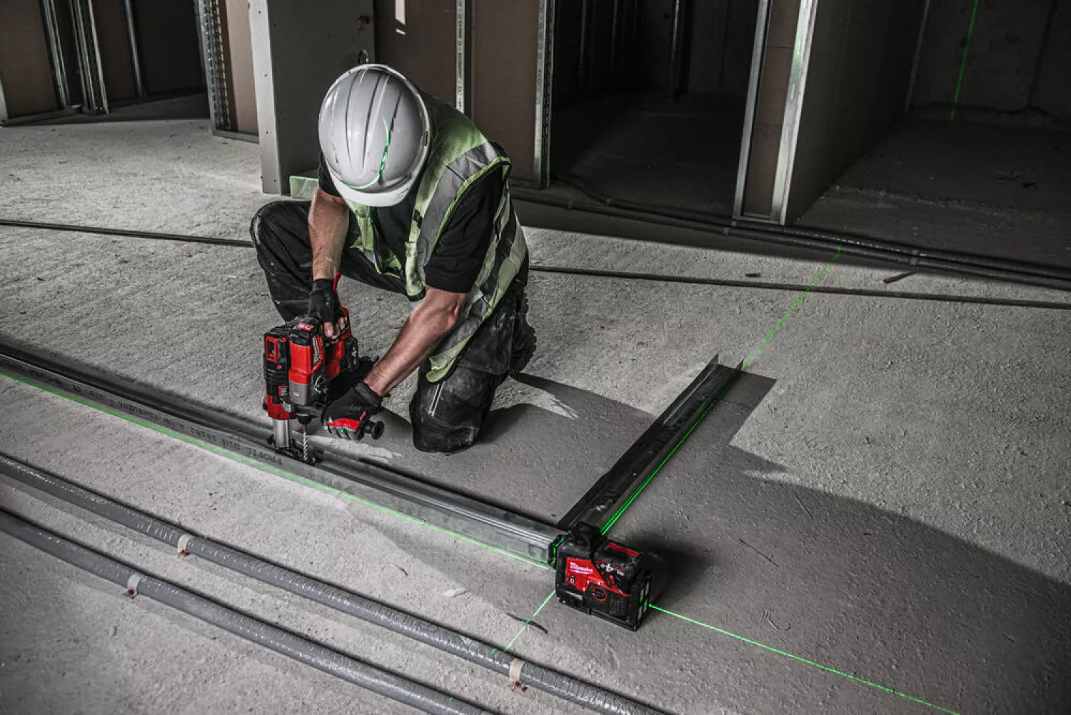 Milwaukee M12 3PL-0C 12V Li-Ion accu kruislijnlaser body in koffer - 3 lijnen - Groen - 38m