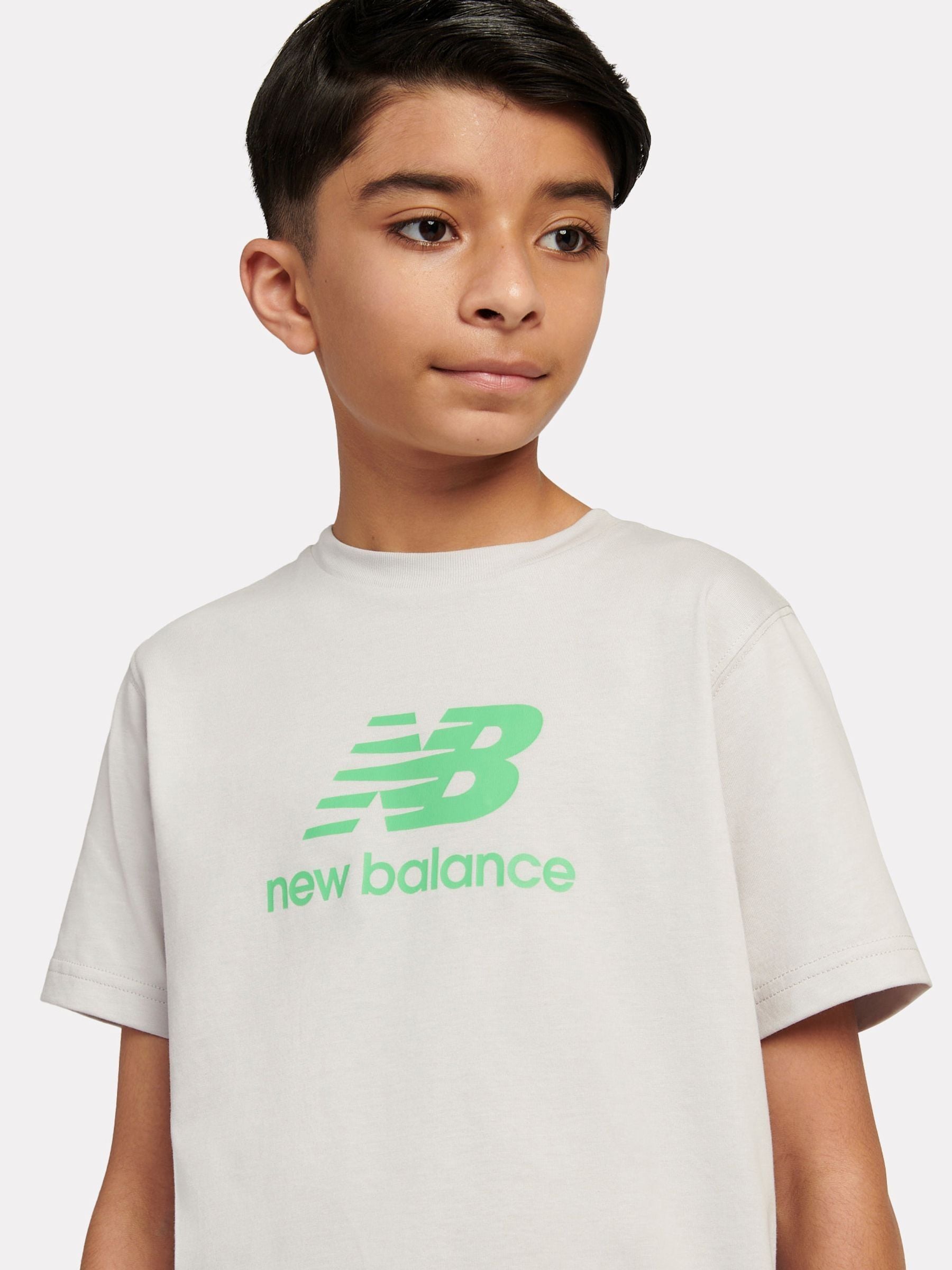 Groen - New Balance Stacked Logo T-Shirt and Shorts Set