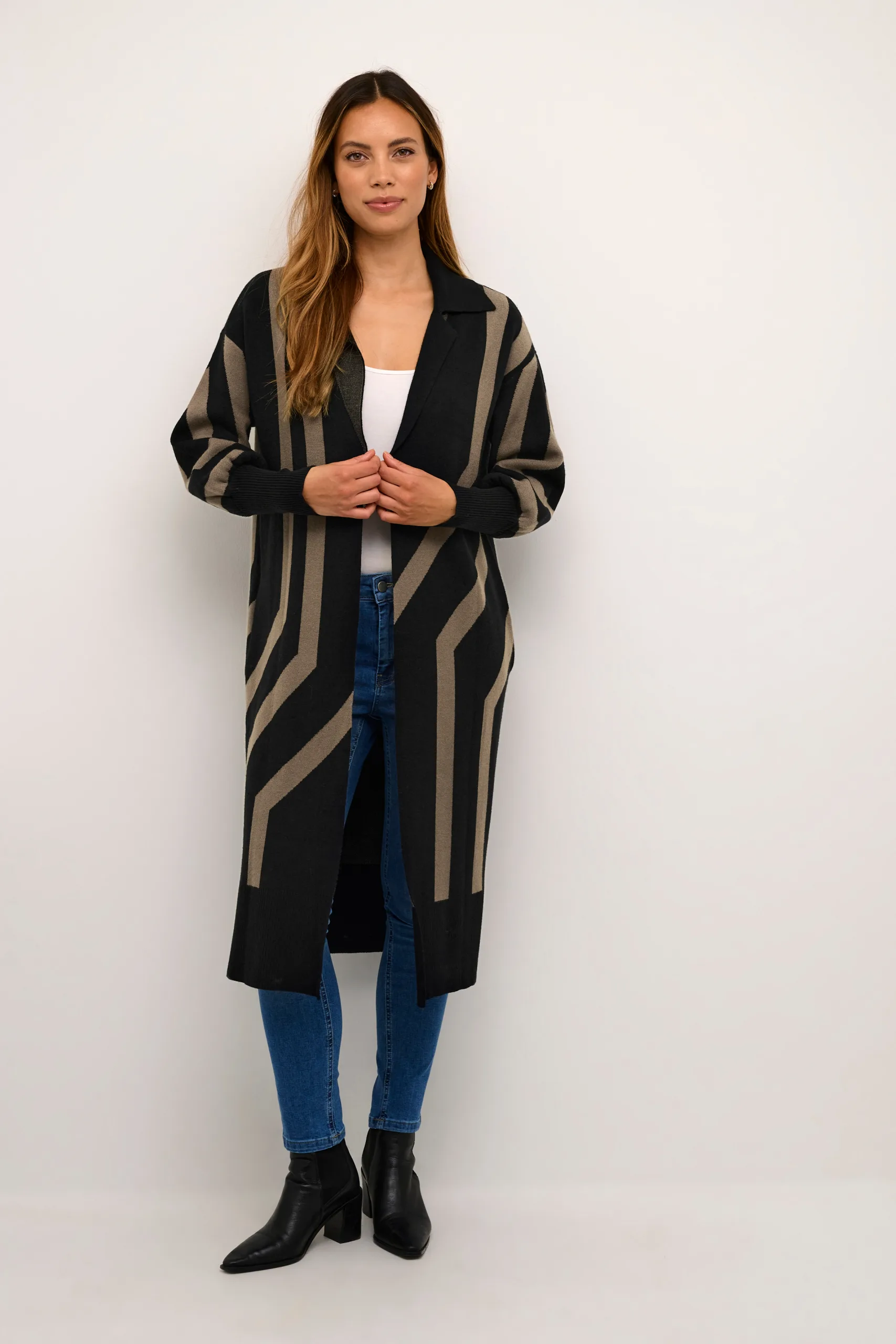 Culture - Aicha Jaquard Cardigan - Black