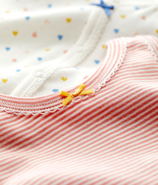 Lot de 2 combicourts coeurs bébé en coton biologique.